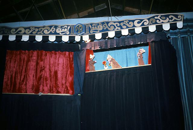 09 22298 1970s 02 Kroll Family a019