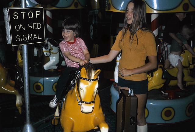 10 22298 1970s 02 Kroll Family c015