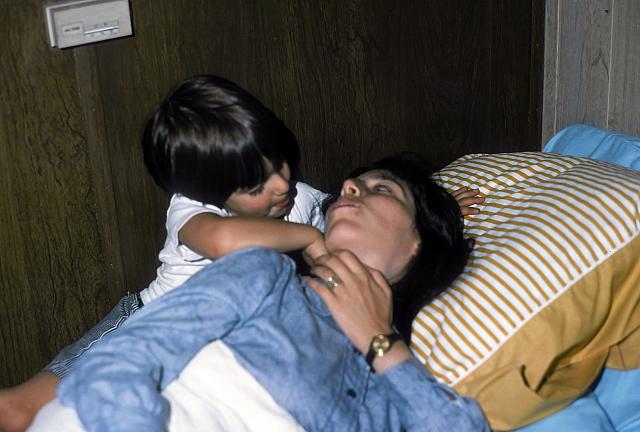 10 22298 1970s 02 Kroll Family c038