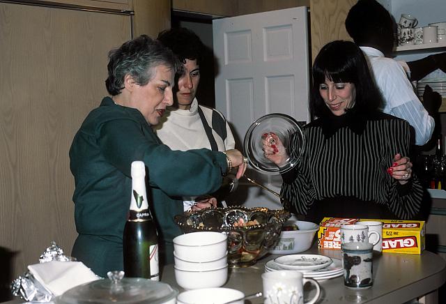 12 22298 1970s Kroll Family d001