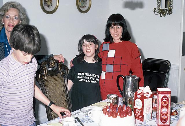 12 22298 1970s Kroll Family d041
