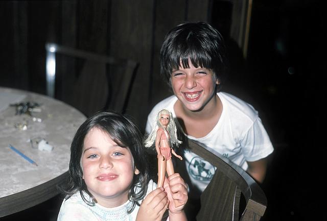 14 22298 1970s 02 Kroll Family e011