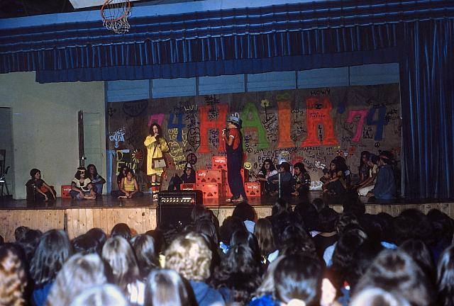 15 22298 1970s Kroll Family b009