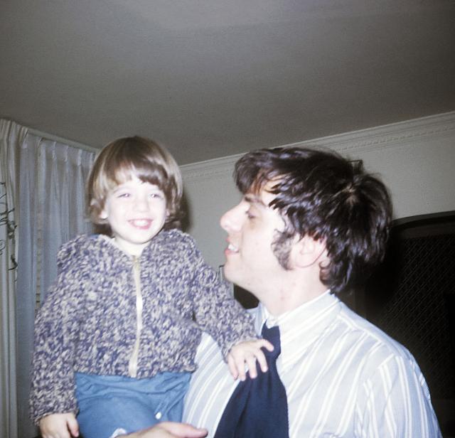 16 22298 1970s 02 Kroll Family c031