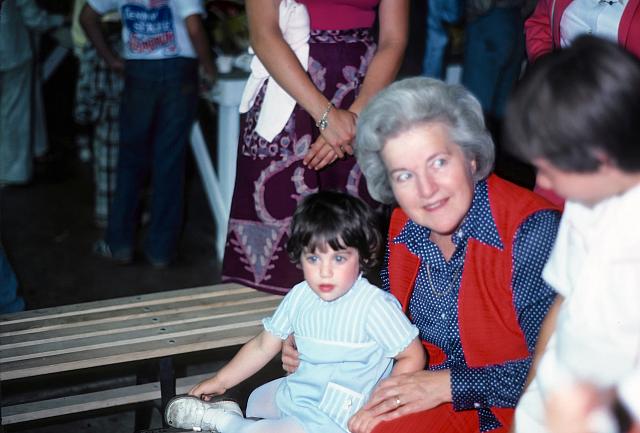 17 22298 1970s 02 Kroll Family a022