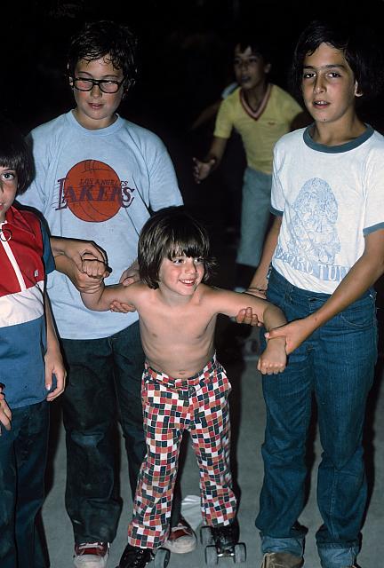 17 22298 1970s 02 Kroll Family a023