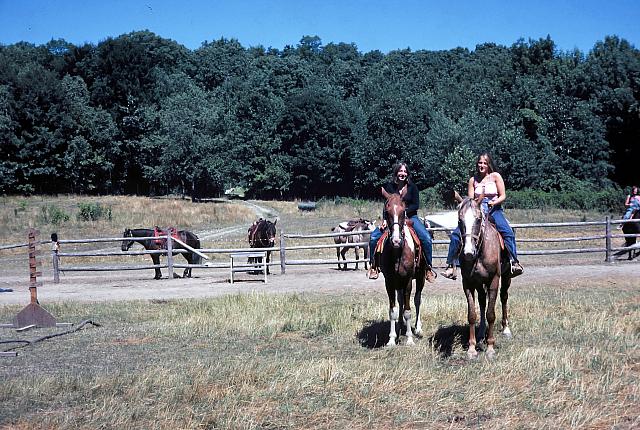17 22298 1970s 02 Kroll Family a047