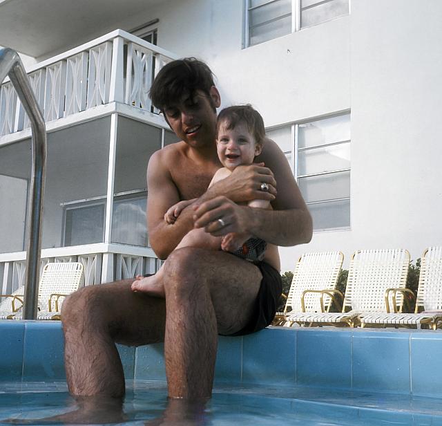 19 22298 1970s Kroll Family b020