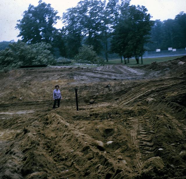 24 22298 1969 Pool Construction g009