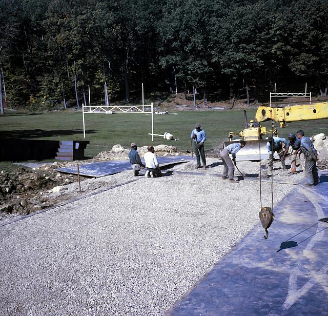 24 22298 1969 Pool Construction g018
