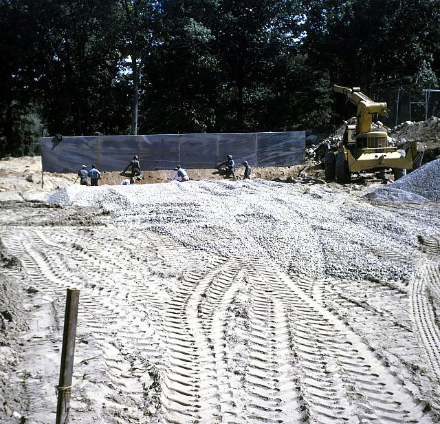24 22298 1969 Pool Construction g022