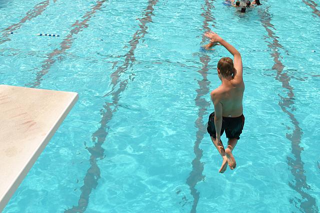 swimming.2